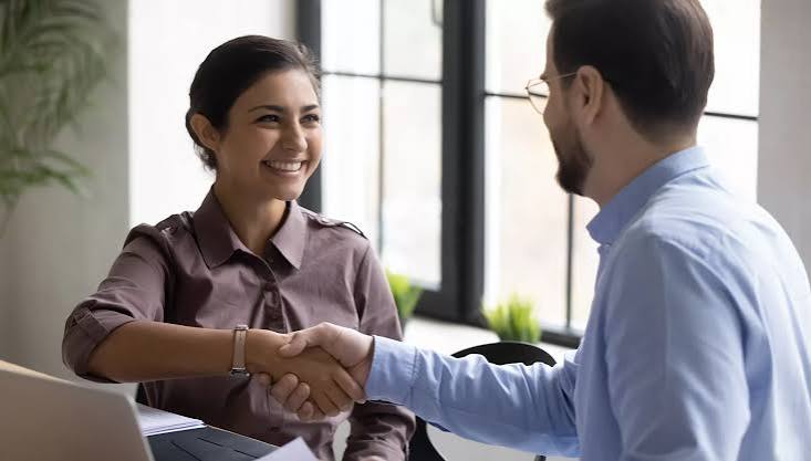 Financial consultant with client in Bharuch